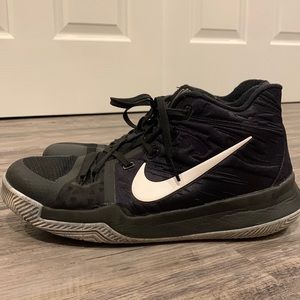 Nike Kyrie 3 Basketball Shoes